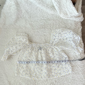 Forever 21 Women's Sm Daisy Floral Print Crop Top Off-Shoulder Sheer Boho Blouse